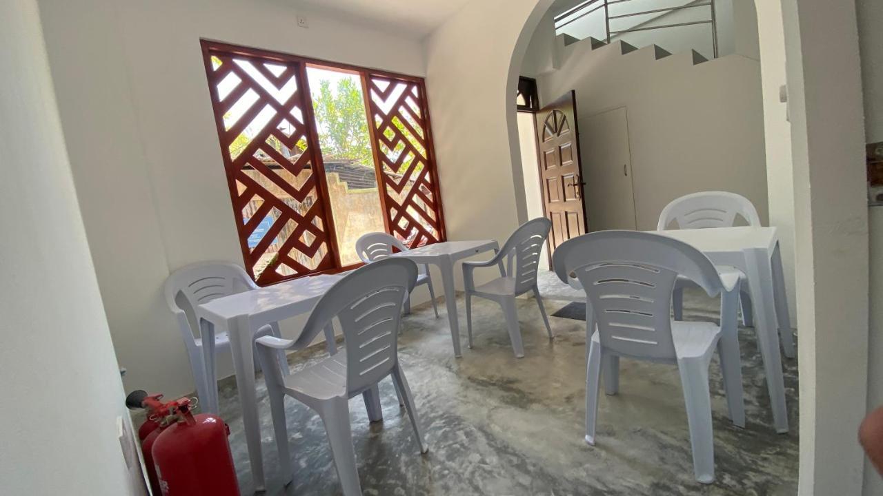 Bed and Breakfast Raalhu Dhangethi Екстер'єр фото