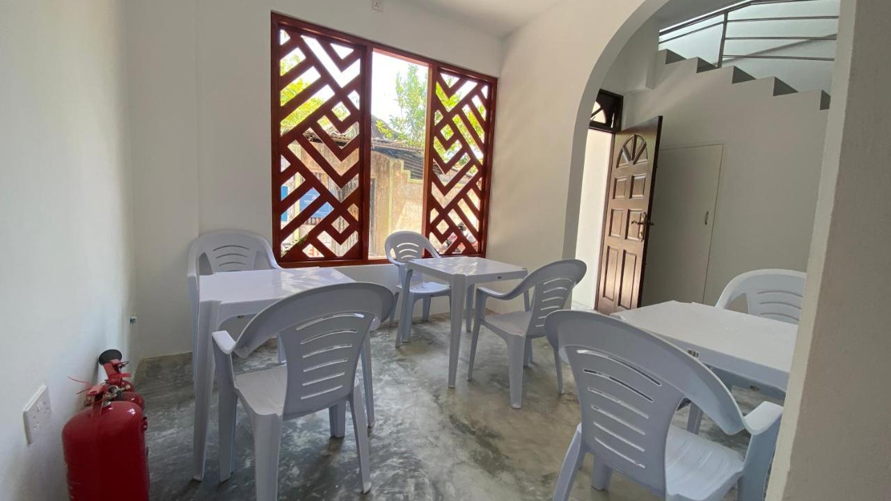 Bed and Breakfast Raalhu Dhangethi Екстер'єр фото